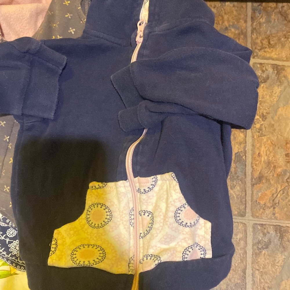 Yoga Sprout Hoodie size 9-12 months